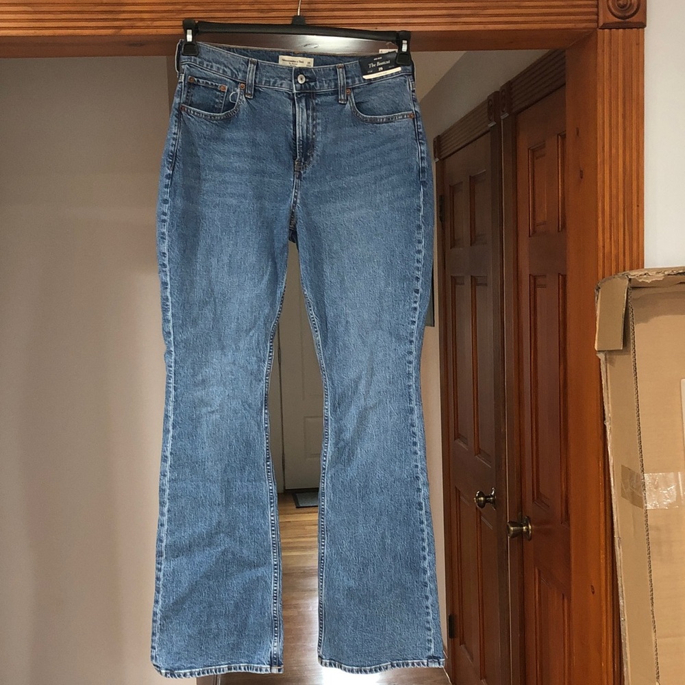 NWT Abercrombie & Fitch Mid-Rise Blue Jeans - Boot Cut - size 29